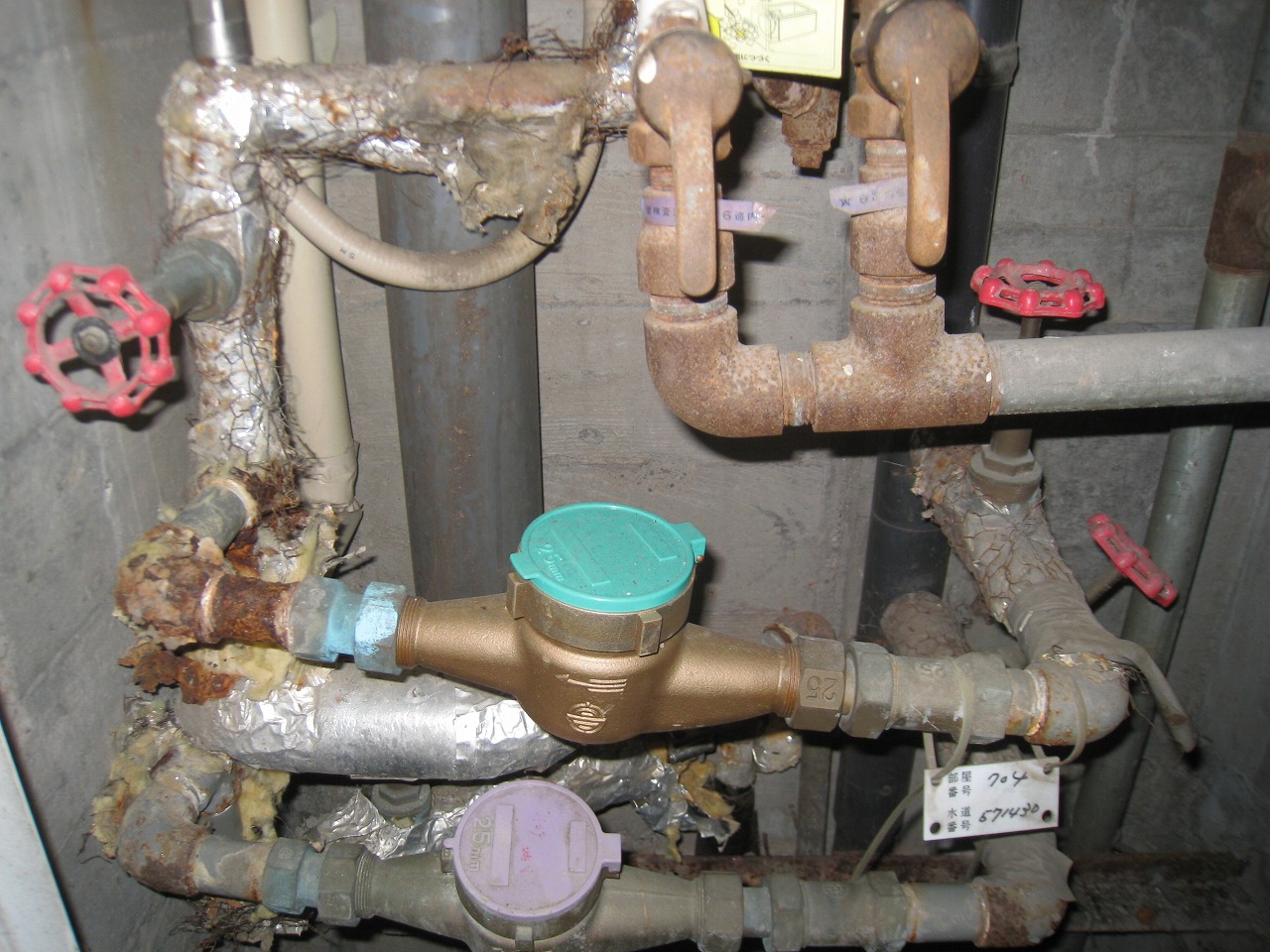 ●水道メーター周りの水道設備は給水設備全体の老朽化のバロメーターに
